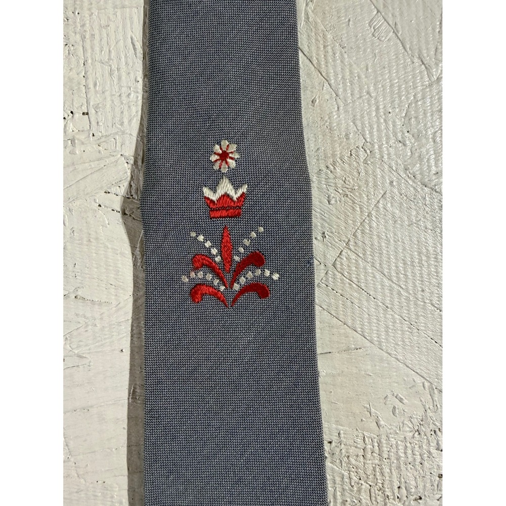 Vintage Faultless Wilson Bros Tie – Blue Embroidered Acetate Rayon USA READ